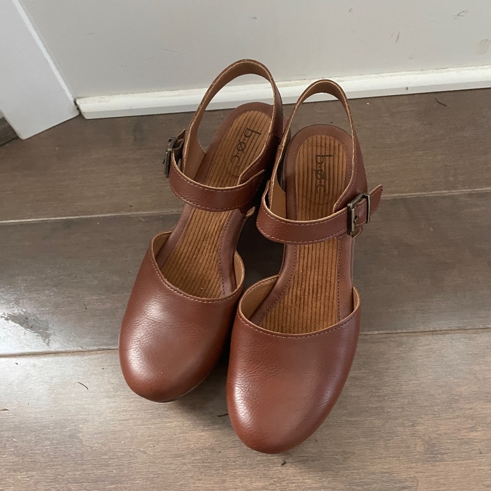 Cute b.o.c clog pumps